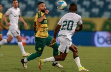 Goiás vence o Cuiabá nos pênaltis e avança às oitavas de final da Copa do Brasil