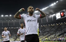 Flamengo atropela o Vasco e aplica a sua maior goleada na história do clássico